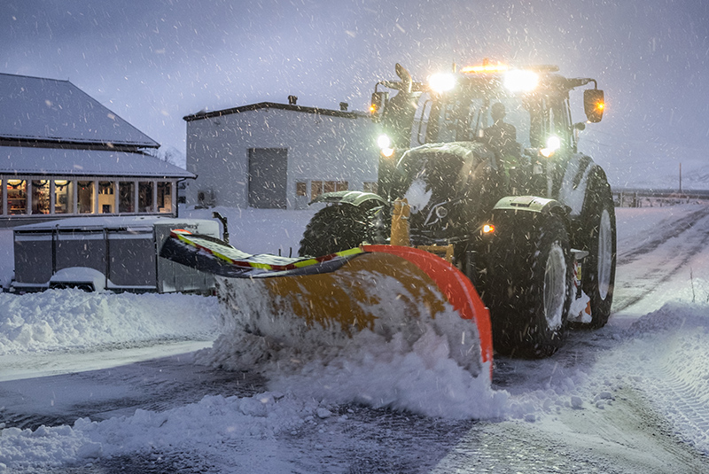 winterdienst-schnee-raeumen-haus-firma